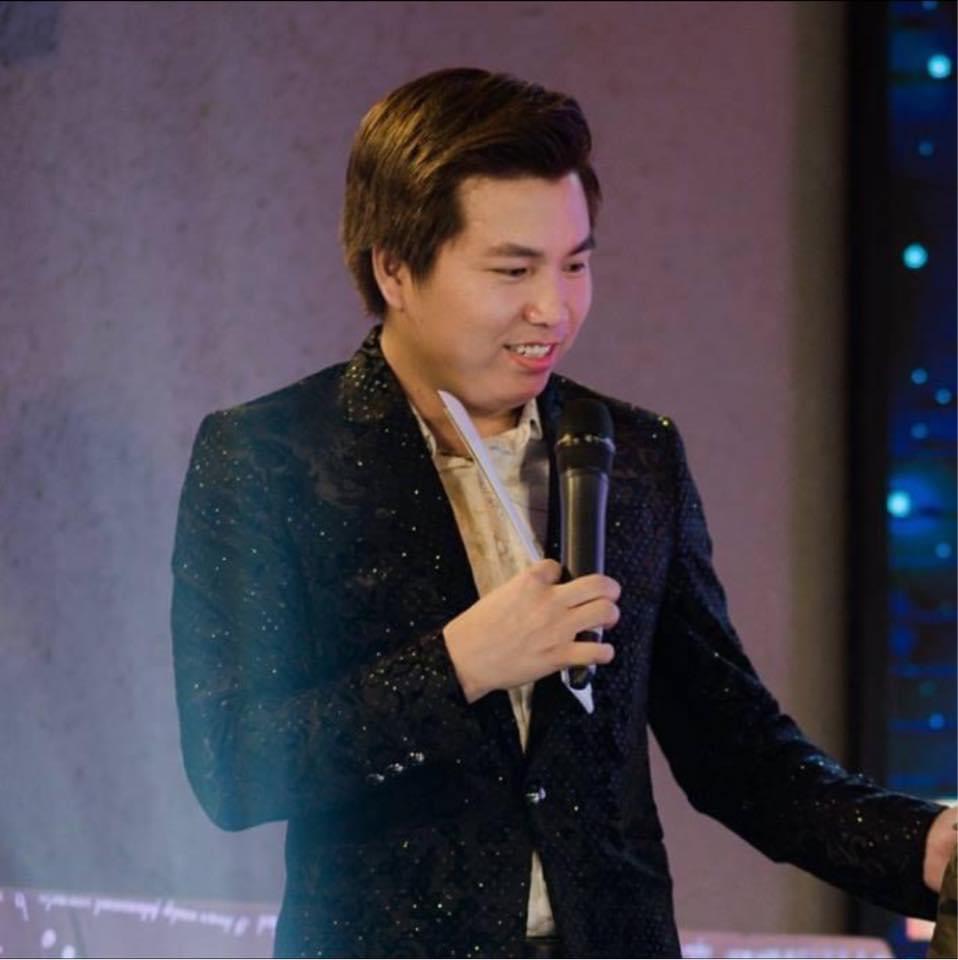 Ông Hiếu Phạm -Tổng Đạo Diễn, MC chương trình